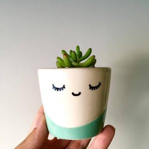 How to create cute eyes decals to decorate everything