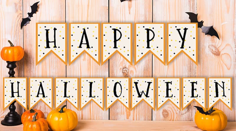 Free Printable Halloween Banner: "Happy Halloween" + blank banner pennants in case you'd like to customize it with your own text. #halloween #banner #homedecor #freeprintable #lovelyplanner