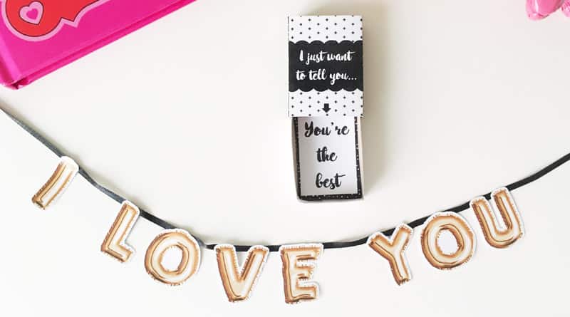 Free Printable DIY "I love you" mini banner in surprise matchbox. Perfect Valentine's Day gift DIY #freeprintable #love #gift #DIY #matchbox